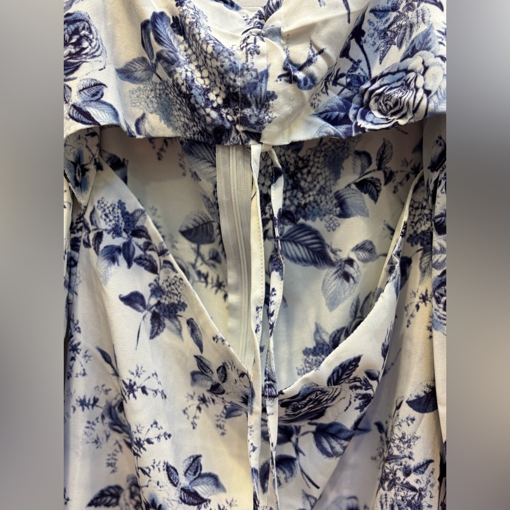 NWT PrettyLittleThing Blue & White Floral Cut-Out Mini Dress, Size 8 ๐ฆ - Picture 4 of 8